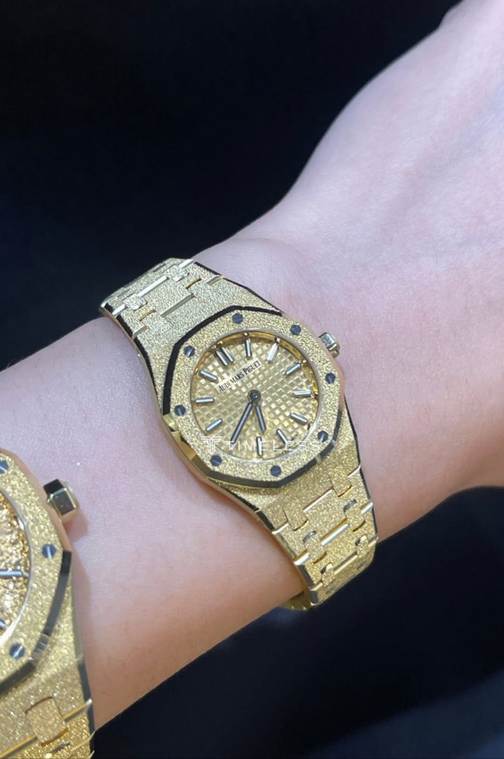 Montre Audemars Piguet Royal Oak Mini 67630BA.GG.1312BA.01 en or jaune givré 23 mm pour femme