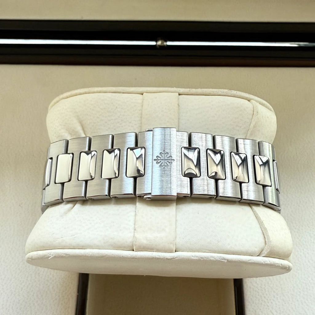 Patek Philippe Nautilus - Mouvement Suisse