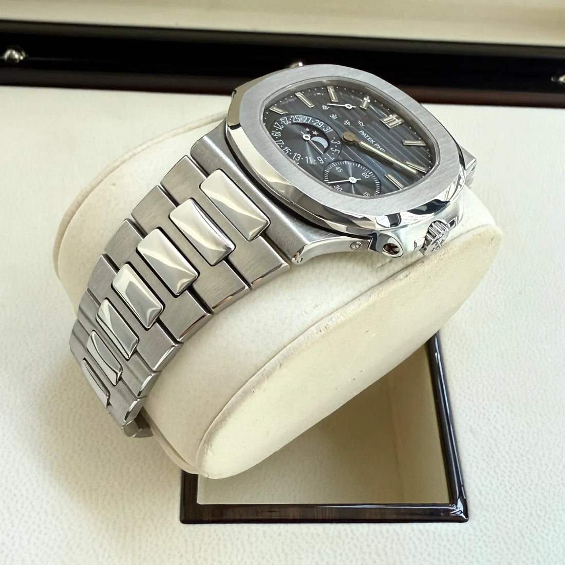 Patek Philippe Nautilus - Mouvement Suisse