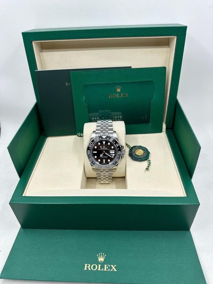 Rolex GMT-Master II
Bruce Wayne Jubilee Bracelet 2026 New with box and papers