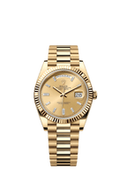 Rolex
Day-Date 36
Oyster, 36 mm, or jaune
RMC: M128238-0045