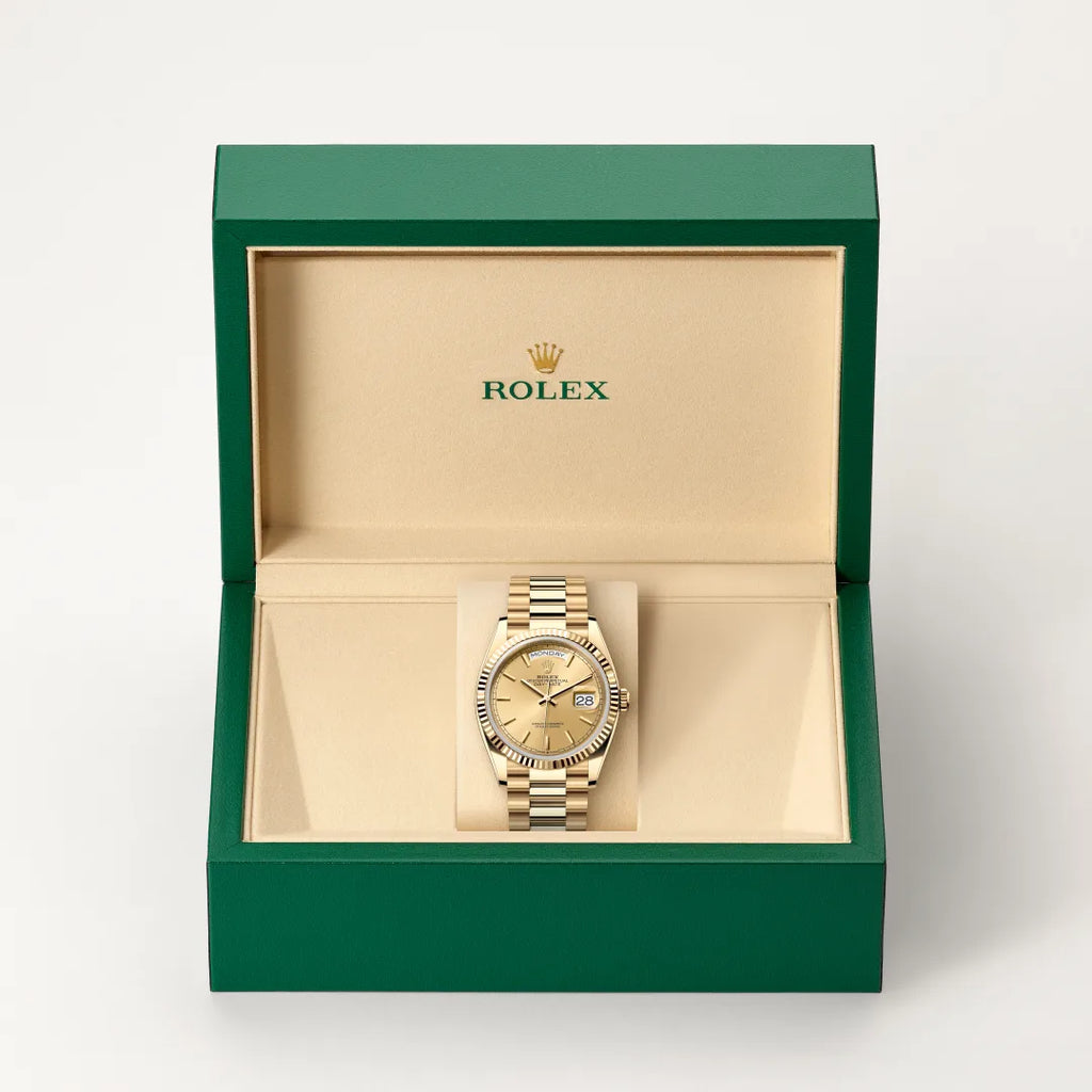 Rolex
Day-Date 36
Oyster, 36 mm, or jaune
RMC: M128238-0045